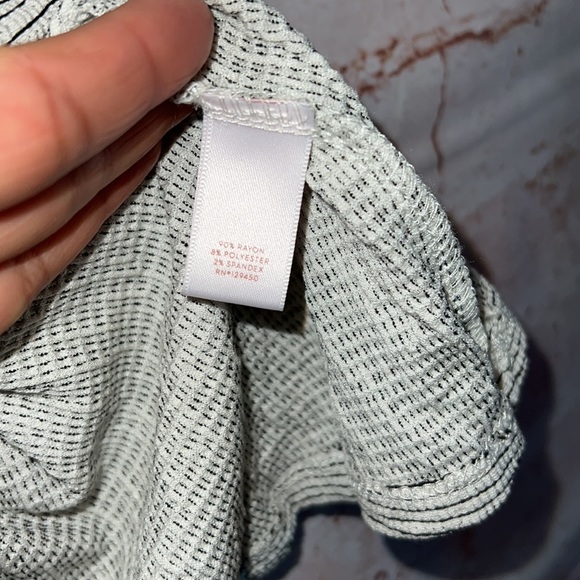 NWT Lauren Conrad flutter short sleeve stripe pullover blouse scoop neck keyhole - Picture 5 of 8